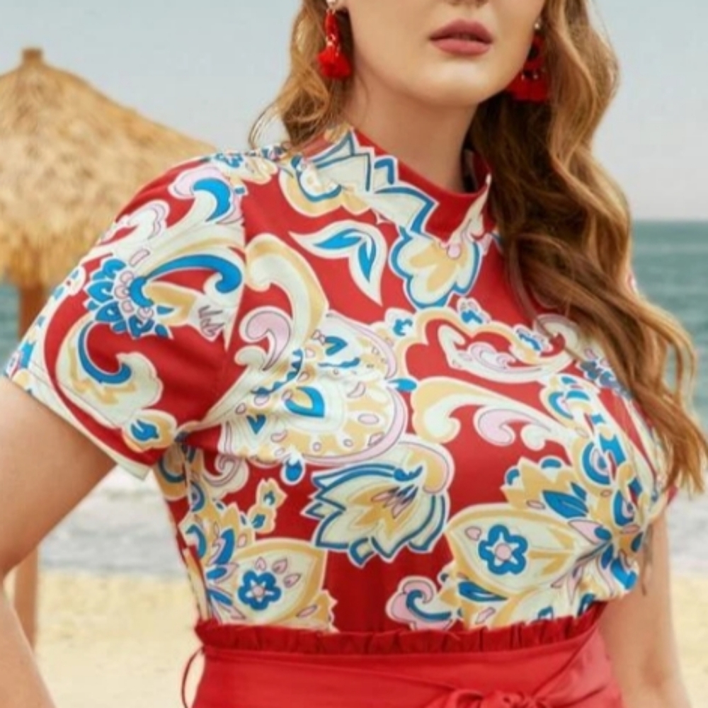 Plus Size Top - Picture 2 of 2